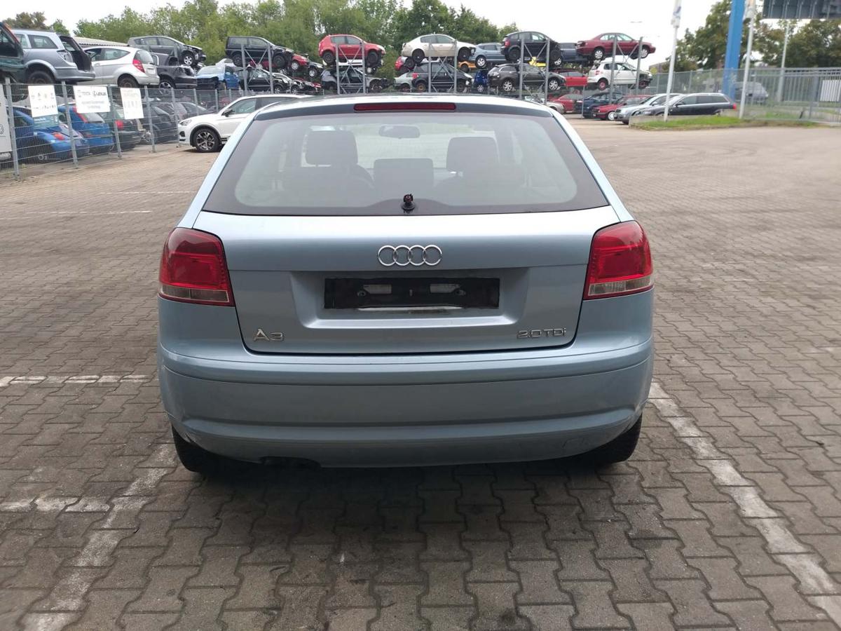 Audi A3 8P original Rücklicht Rückleuchte Schlussleuchte rechts 3-Türer Bj.2004